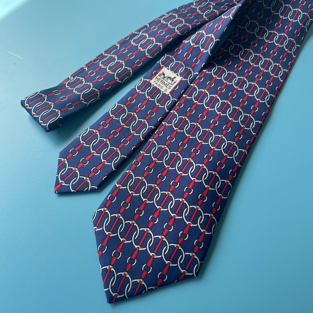 HERMÈS 100% Silk Tie